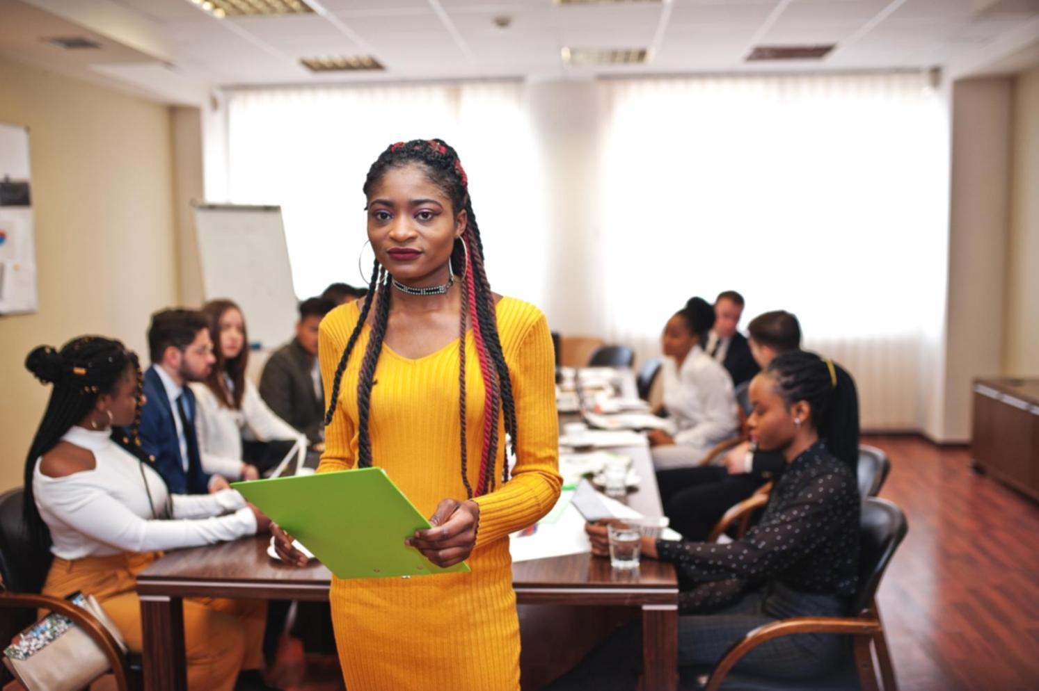 Espace de travail avec documents financiers